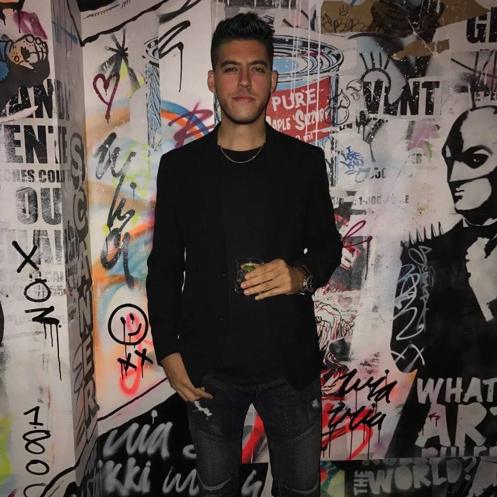 Meet your Posher, Jonathan